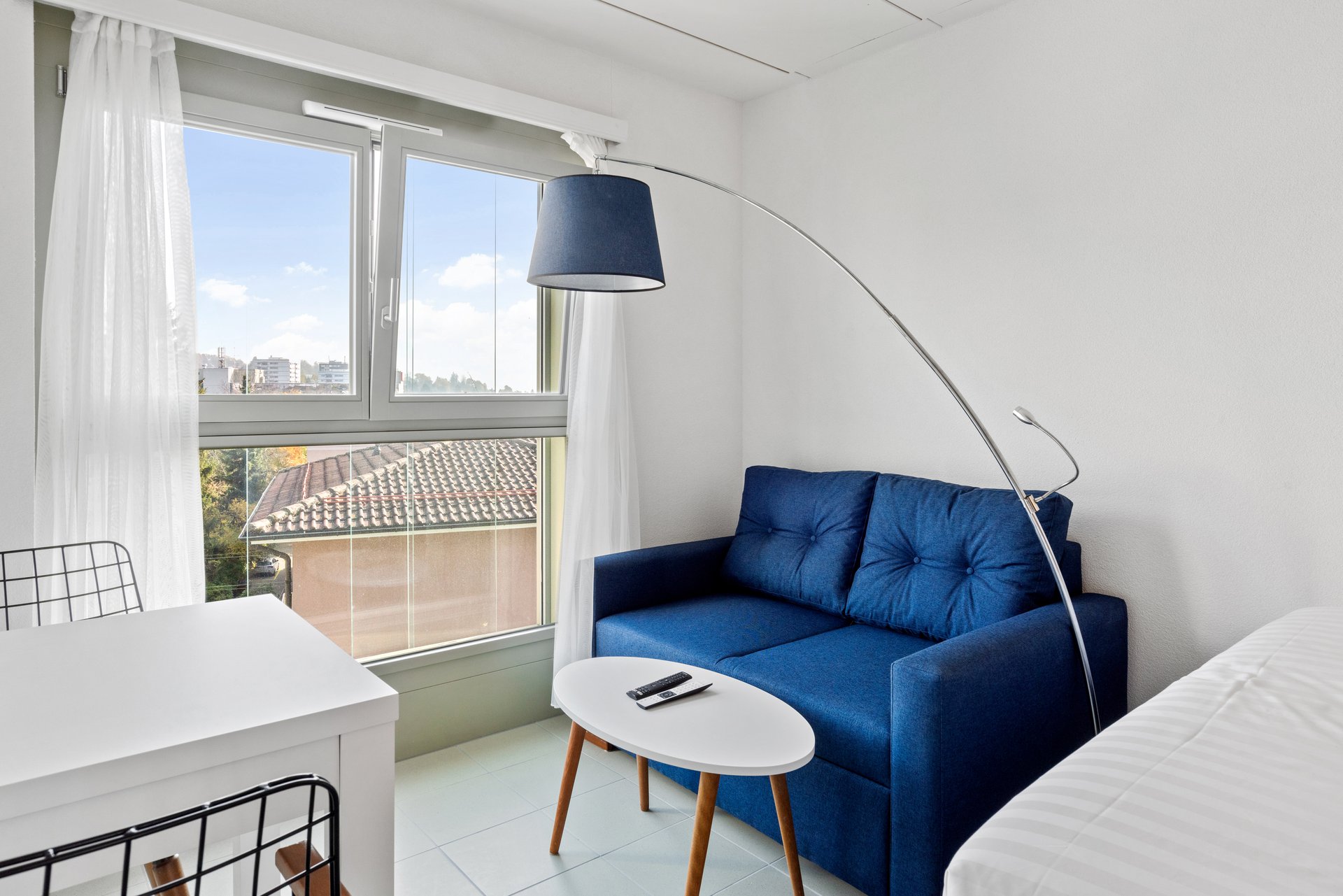 One of the brand new furnished studios located on the heights of Lausanne, in the very convenient La Sallaz, close to the Par