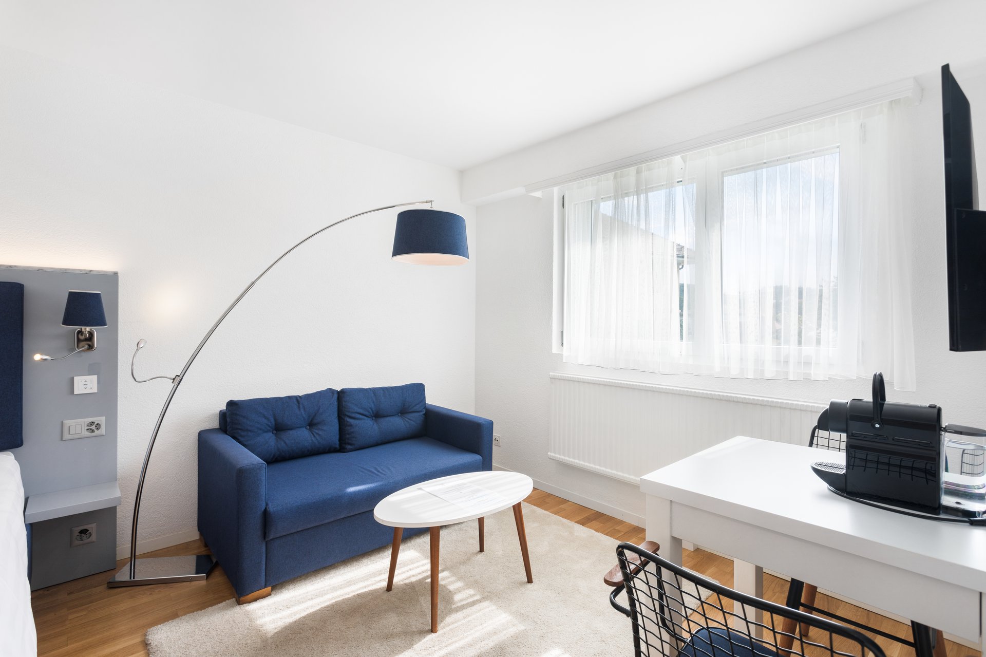 One of the brand new furnished studios located on the heights of Lausanne, in the very convienient La Sallaz, close to the Pa