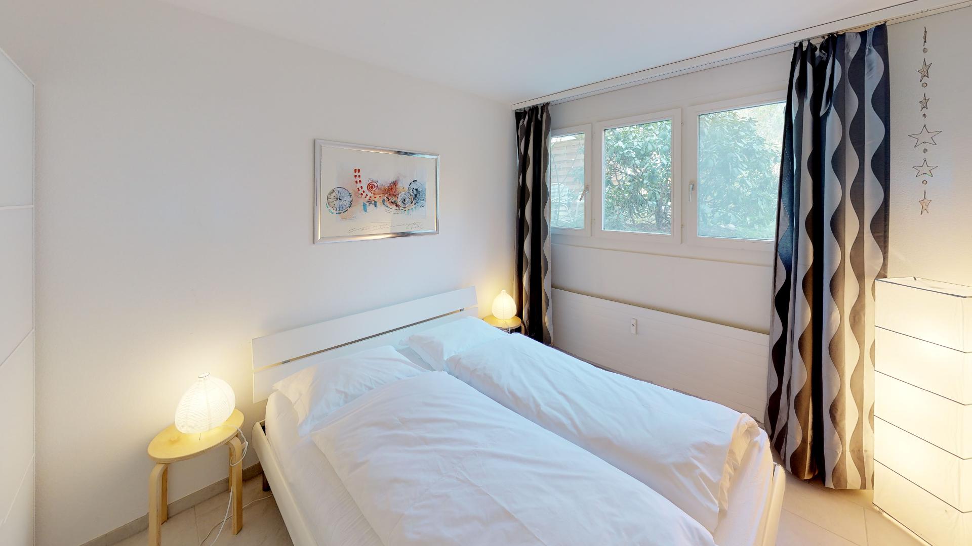 Unique-Serviced-Living-Unterer-Rheinweg-Bedroom.jpg