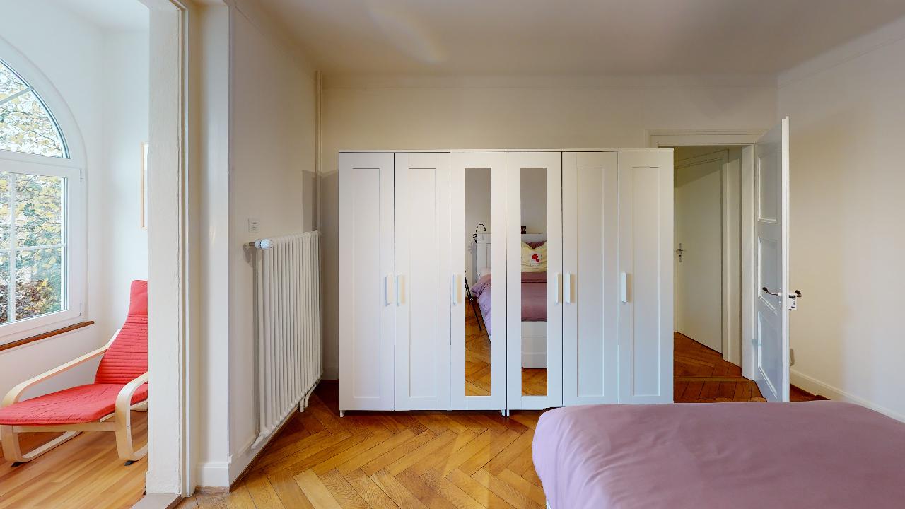 Unique-Serviced-Living-Birsfelden-Bedroom(1).jpg